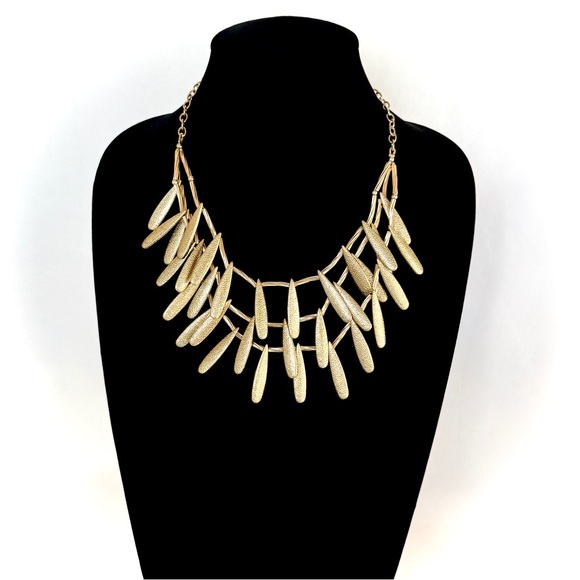 TALBOTS Ultra Glam Gold Layered Leaf Statement Necklace | NWOT - Picture 7 of 7
